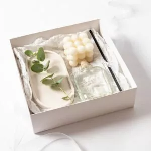 מארז לולו מהודר - נר קוביה, מפיץ ריח ותחתית