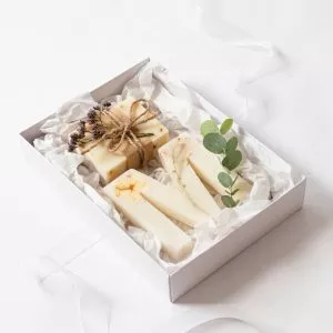 מארז נר אות וסבון טבעי